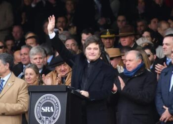 Milei anunció baja de retenciones al campo “en forma permanente”