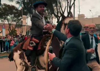 Acto y desfile del Día de la Independencia en Arrecifes