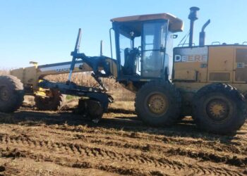 Siguen los trabajos en caminos rurales