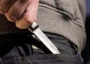 Amenazándola, le robaron a la vuelta de la Comisaría