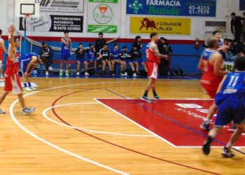 Básquet: Gutiérrez sufrió pero se metió en semifinales