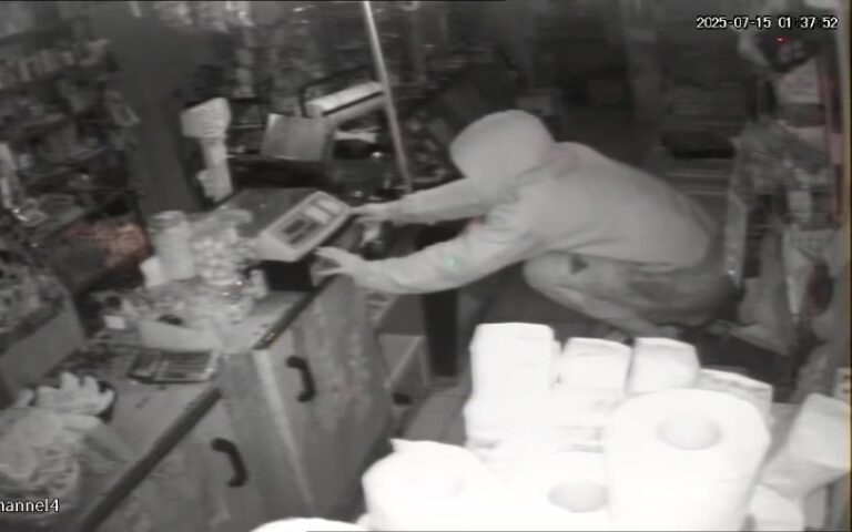 Ladrones captados en videos en Arrecifes