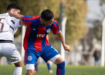 Banegas, titular en la derrota de San Lorenzo ante Platense