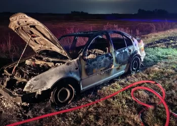 Se le incendió el auto en la ruta