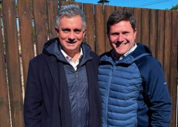 Fernando Bouvier estrenó la ropa violeta