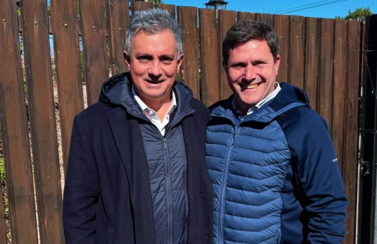 Fernando Bouvier estrenó la ropa violeta