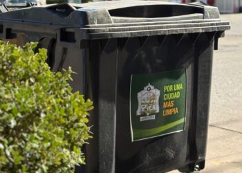 Piden que no tiren residuos no domiciliarios en los contenedores