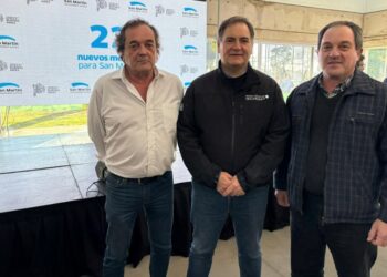 Funcionarios de Seguridad de Arrecifes, en presentación de nuevo sistema