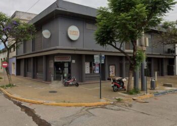 Roban en supermercado céntrico