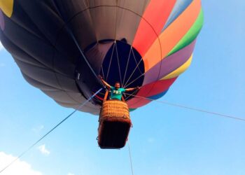 Zárate ofrece vuelos gratuitos en globo aerostático
