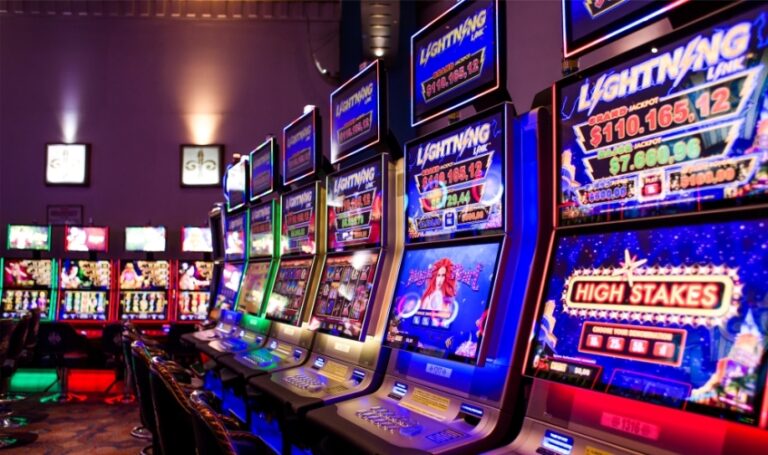 Perdió en el Bingo Pergamino y rompió una máquina de una piña