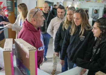 Club de Tecnología y equipamiento para escuelas de Arrecifes