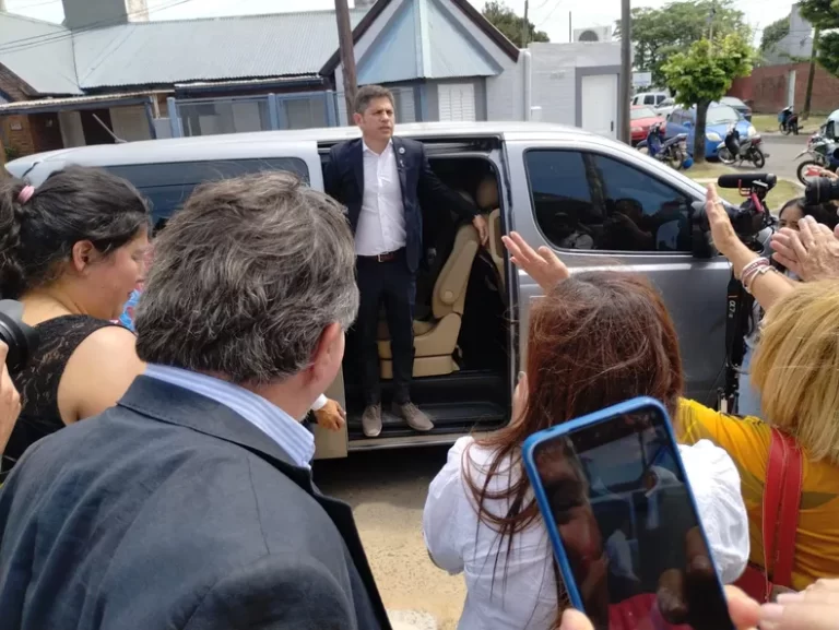Axel Kicillof visitó Pergamino y Ramallo