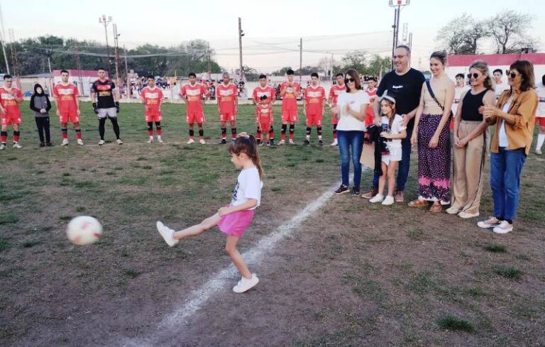 Victoria de Villa en el estreno del Clausura “Patricio Pellegrini”