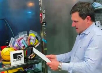 Bouvier entregó una habilitación a una zapatería