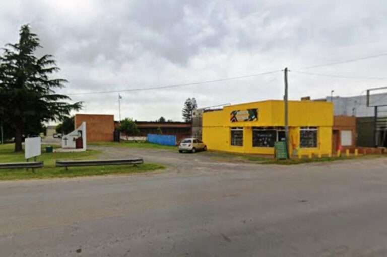 Se chocaron una vidriera y terminaron en el Hospital