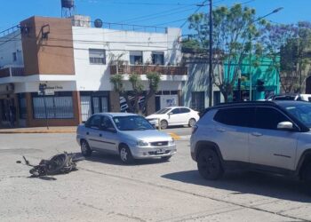 Otro accidente con una moto en Avenida Merlassino