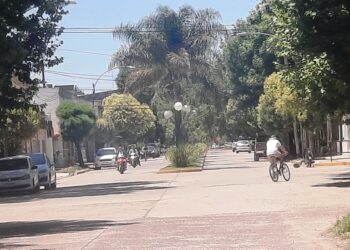 Quitarán el nombre de Perón a la avenida de Sarmiento que volverá a llamarse Av. de Mayo