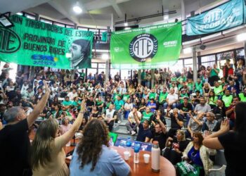 ATE comenzó el paro contra la modernización laboral y amenaza con cortar rutas