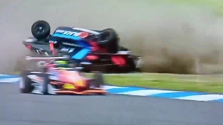 Impresionante vuelco en la Fórmula 3 Metropolitana