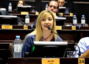 Diputada bonaerense presentó un proyecto para cobrar una tasa a los pedos de vacas