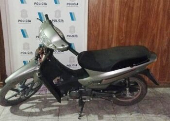 Moto robada en Sarmiento llega a Arrecifes mientras hacían la denuncia