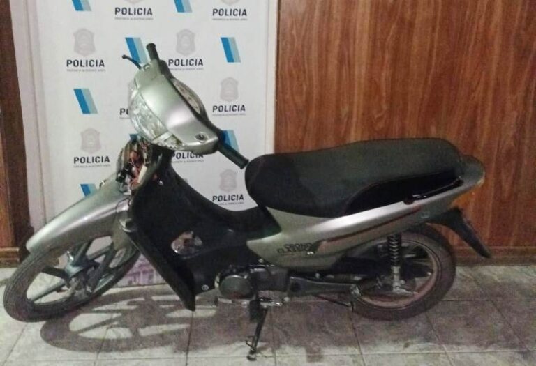Moto robada en Sarmiento llega a Arrecifes mientras hacían la denuncia