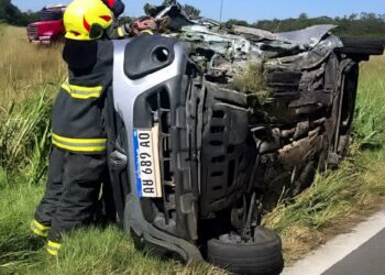 Vuelco en la autopista 8