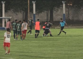Árbitros de Arrecifes denunciaron a futbolistas que los golpearon