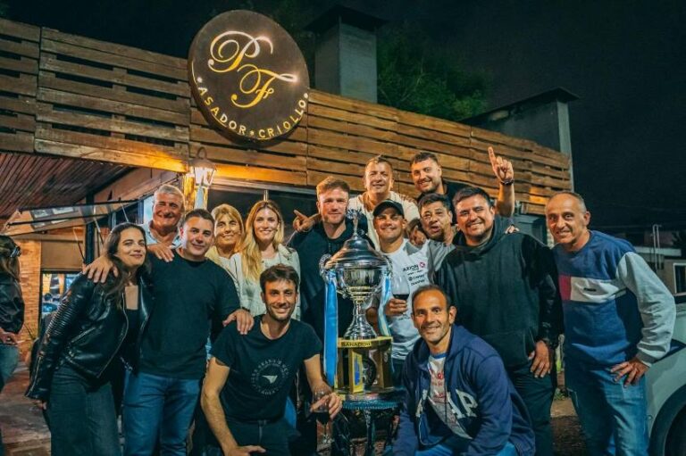 Multitudinario y emotivo recibimiento a Agustín Canapino