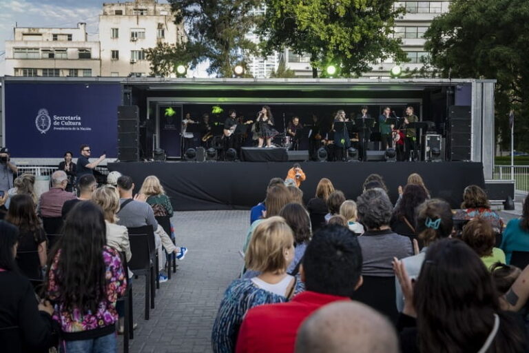 Apoyo del Gobierno nacional a la Fiesta del Automovilismo