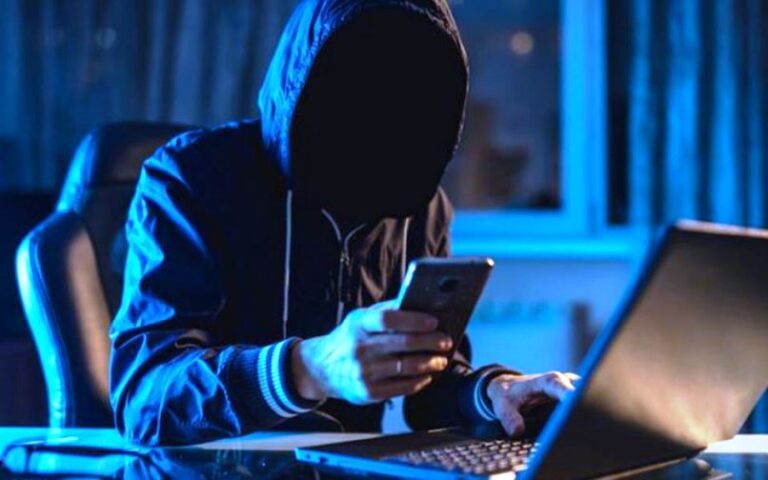 Descubren a un arrecifeño intentando comercializar material sexual de menores