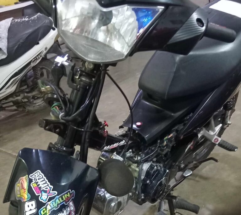 Se quisieron escapar en moto y terminaron en la Comisaría