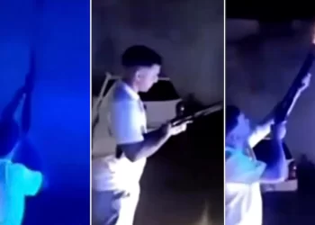 Desafectan a un policía por celebrar la Navidad con disparos al aire