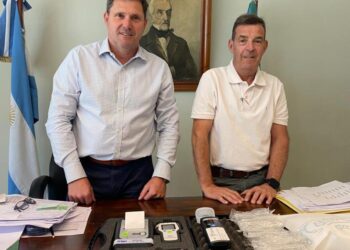 Bouvier trajo de La Plata un alcoholímetro y un alómetro: cuál es la diferencia