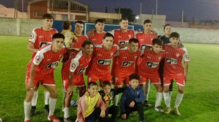 Huracán se quedó con el clásico en el inicio de la Copa Federación