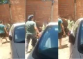 Difunden un video donde vecinos golpean a un menor con un rebenque por un robo