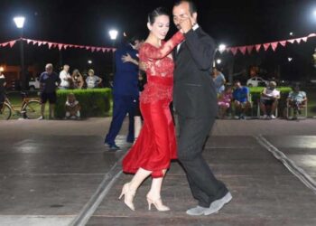 Tango bajo las estrellas en el Balneario de Arrecifes