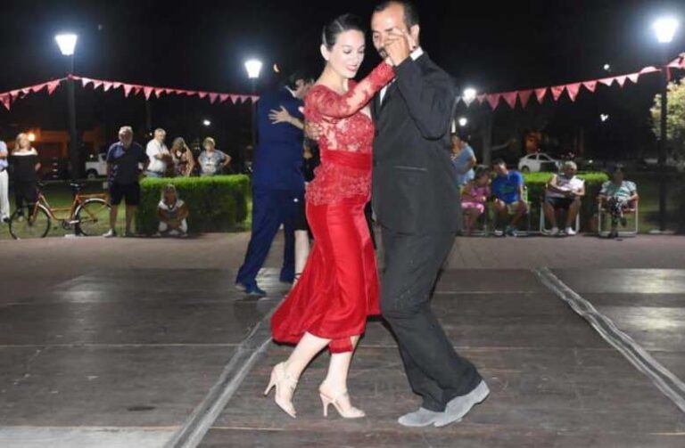 Tango bajo las estrellas en el Balneario de Arrecifes