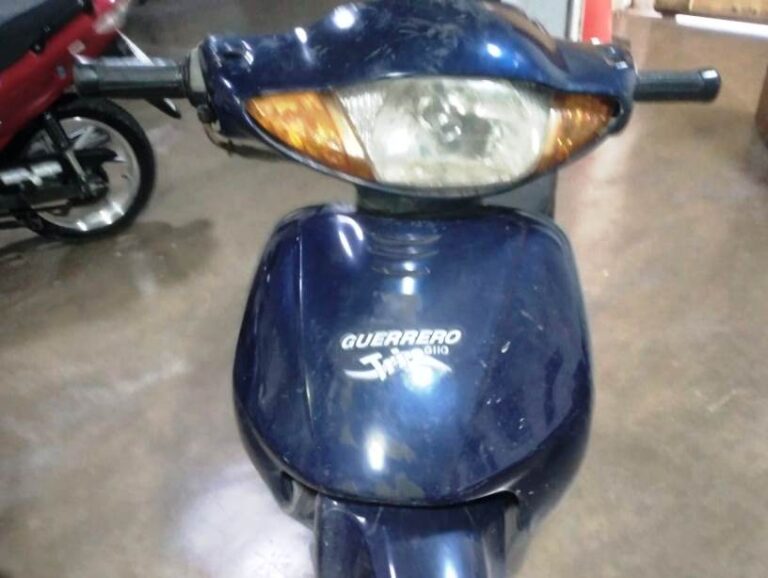 Menor en moto intentó agredir a inspectores de tránsito