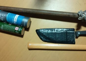 Entró con un palo a robar en un supermercado