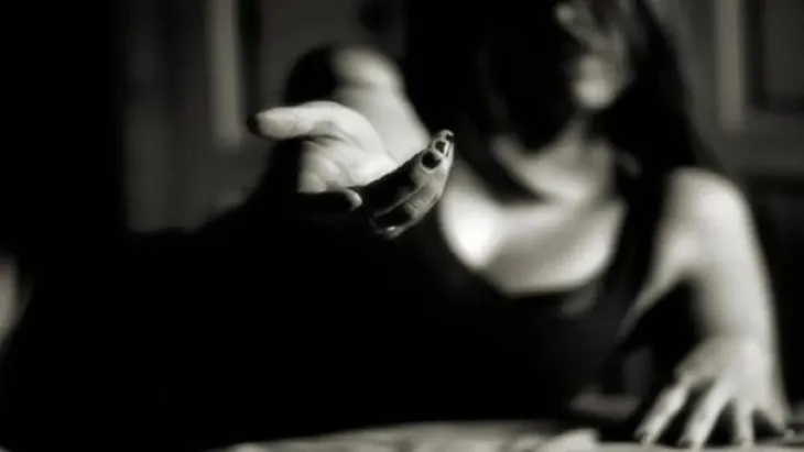 Viudas negras durmieron y robaron a un mecánico de Pergamino