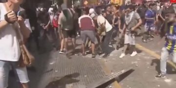 Incidentes frente al Congreso: piden “incendiar el país” e “ir a buscar a los senadores”