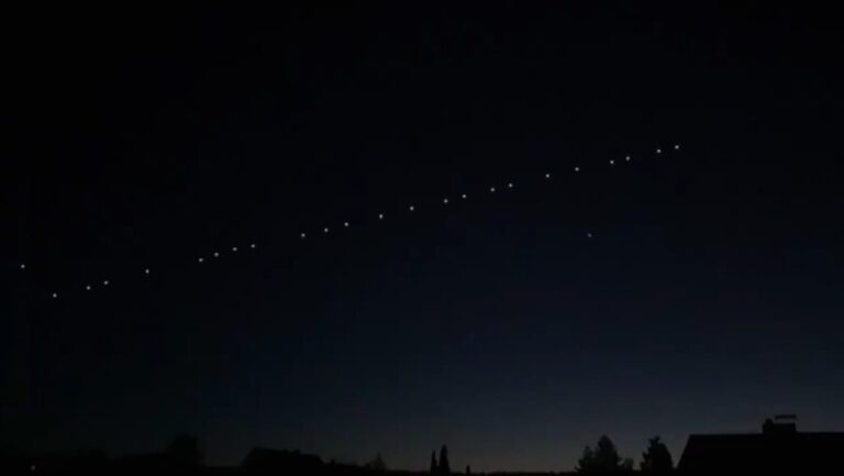 VIDEO. Qué es la fila de luces que cruzó anoche el cielo de Arrecifes