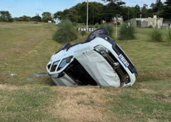 Vuelco en ruta 8: una mujer herida