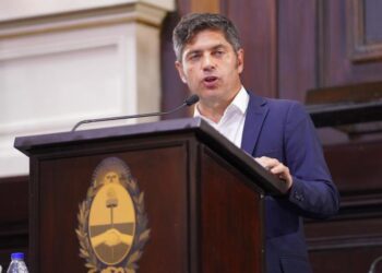 Kicillof afirmó que se está ejecutando la presa del arroyo Pergamino y lo desmintieron