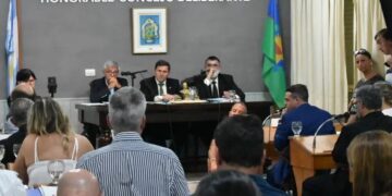 Caliente inicio de sesiones del Concejo Deliberante de Arrecifes