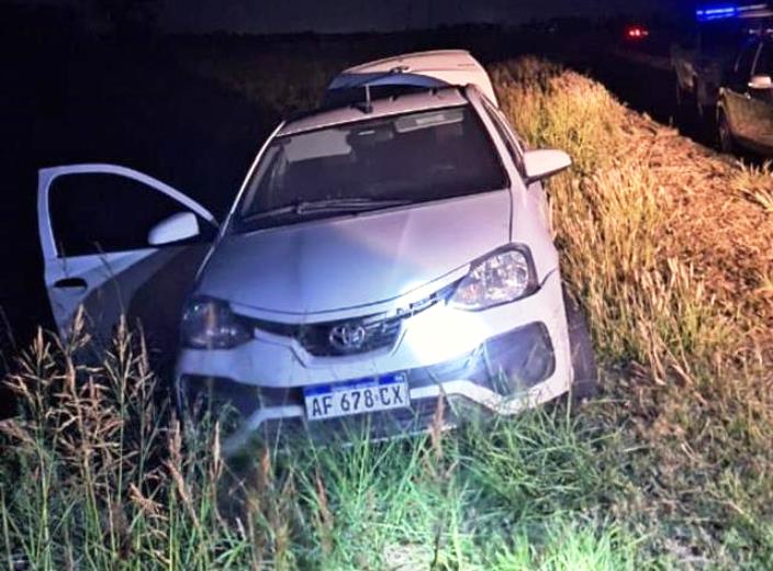 Robaron una cerealera en Salto, escaparon por Arrecifes y encontraron el auto en Doyle