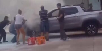 VIDEO. Héroes sin capa: ayudaron a apagar un indendio con sifones