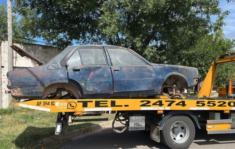 Secuestraron un auto abandonado porque tocaron timbre y no atendió nadie